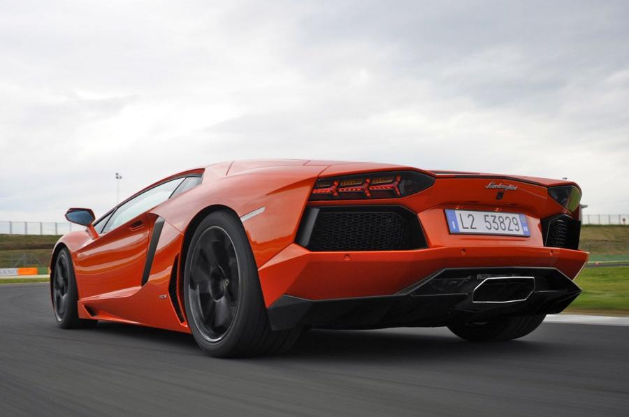  Lamborghini Aventador LP700-4 2011 года  (фото 133 из 204)